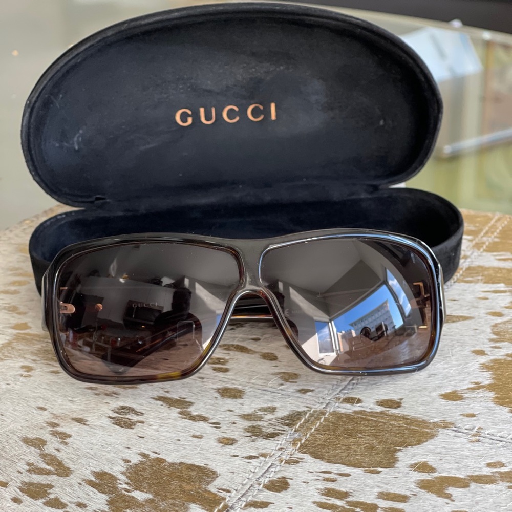 Brown Gucci Unisex sunglasses